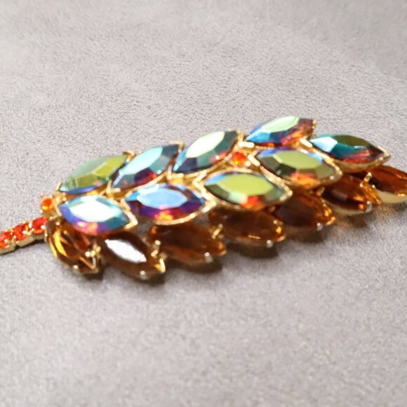 Juliana Rhinestone Leaf Brooch: Vintage 1960s Fall Statement Pin - Picture 3 of 11